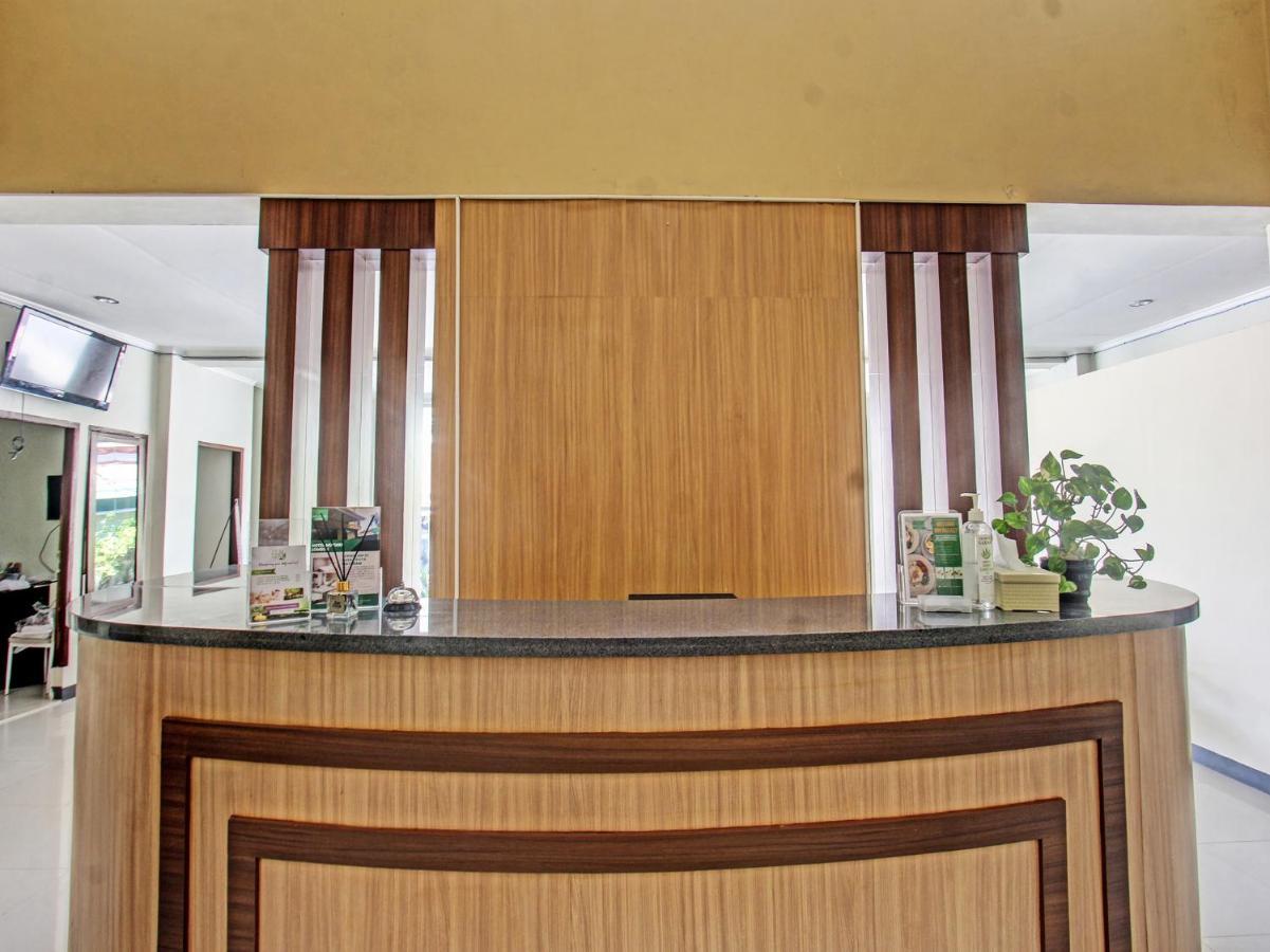 Oyo 91617 Hotel Mutiara Labuan Lombok Exterior foto
