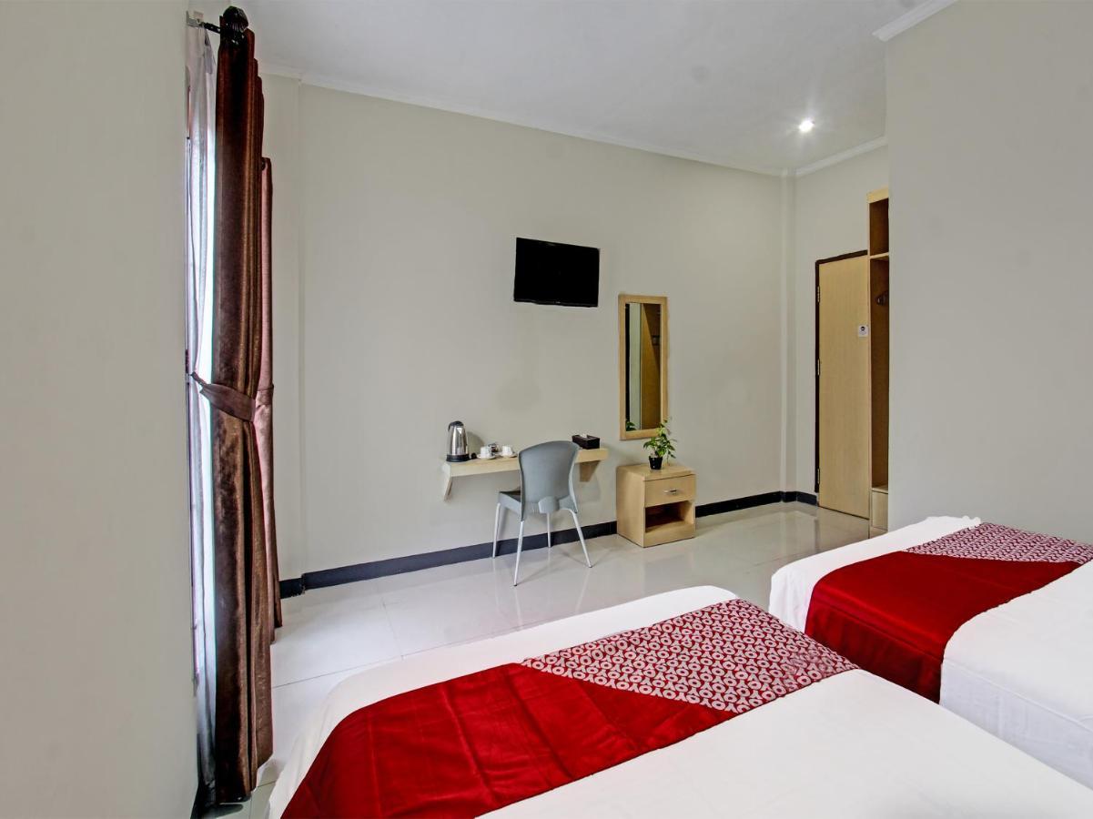 Oyo 91617 Hotel Mutiara Labuan Lombok Exterior foto